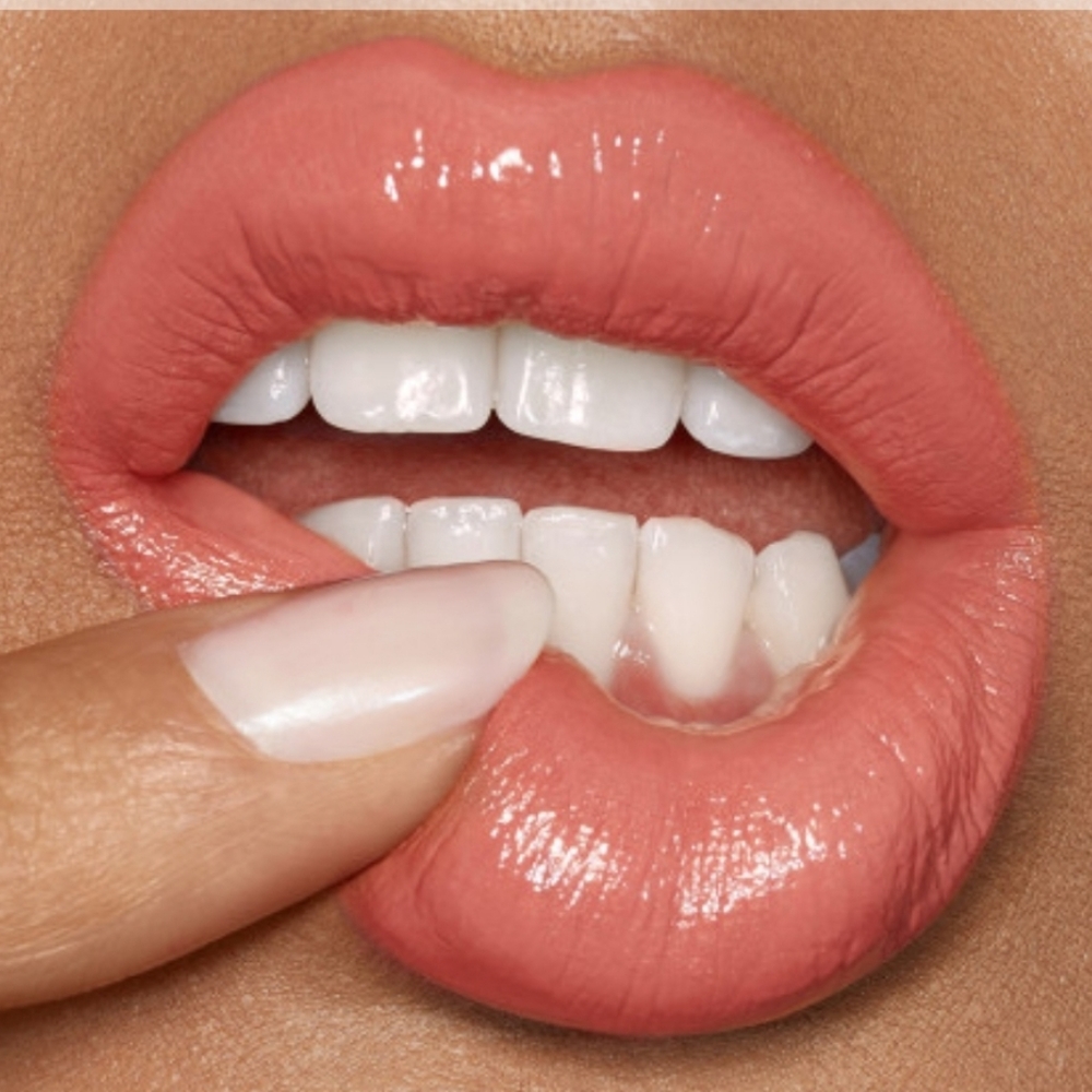 Charlotte Tilbury Latex Love Lip Gloss Cannes Tropez NEW - Picture 2 of 10